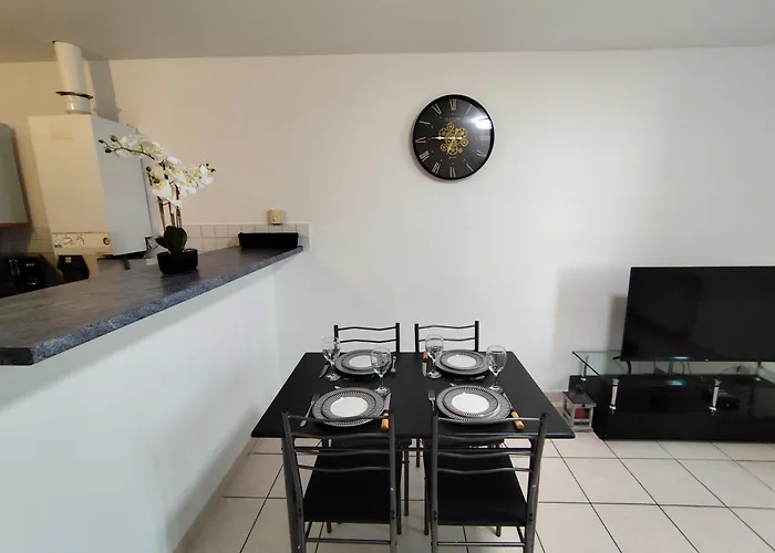 Le Panorama De La Cite Medievale-clim -4pers Appartement